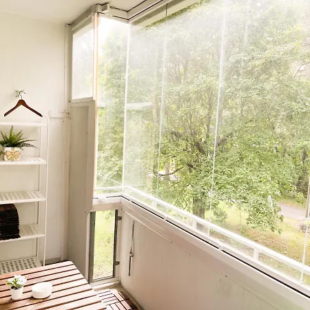 Huoneisto 3Bed Apartment 18 Mins By Metro To Helsinki Centre *