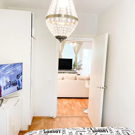 3Bed Apartment 18 Mins By Metro To Helsinki Centre *